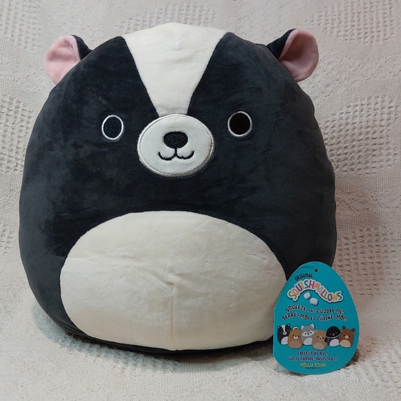 Skylar Canadian Squishmallow - Picture 1 of 2